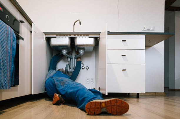 Professional Leak Detection technician working in Beecher, IL